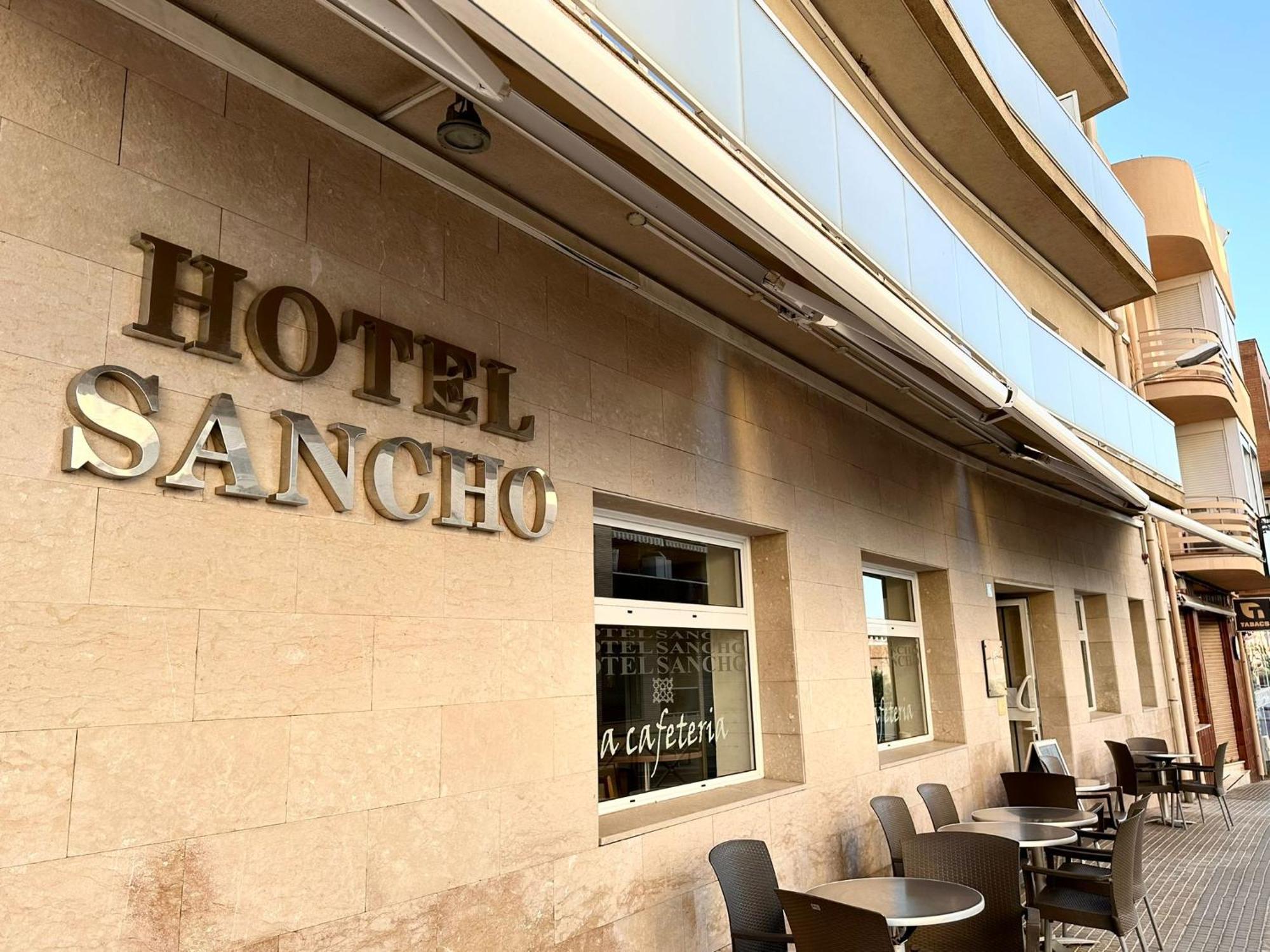 Hotel Sancho Vandellòs i l’Hospitalet de l’Infant Exterior foto